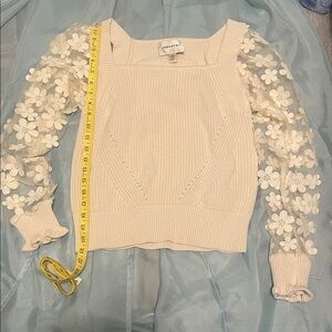 Elegant Cream Floral Sleeve Blouse